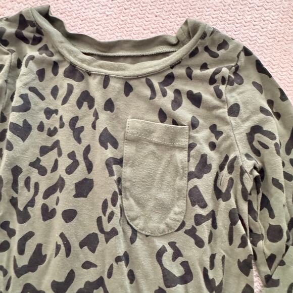 Kyte Baby Green + Black Hunter Leopard Two Piece Long Sleeve Bambooo Pajamas 2T - Picture 2 of 8